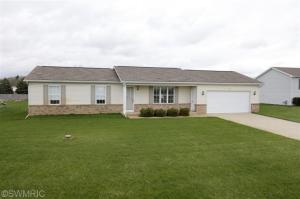 1029 Taylor, Plainwell, MI 49080 photo 1
