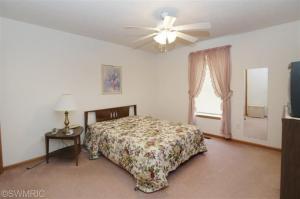 1029 Taylor, Plainwell, MI 49080 photo 9