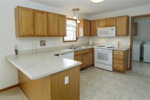 1029 Taylor, Plainwell, MI 49080 photo 6