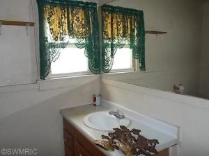 657 Cooper, Jackson, MI 49201 photo 4