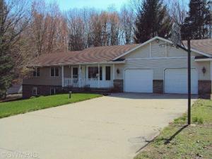 4144 White Pine Dr, Dorr, MI 49323 photo 1
