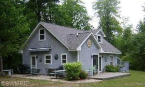 121 N Maple Rd, Branch, MI 49402 photo 1