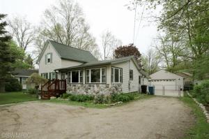 526 N Main St, Plainwell, MI 49080 photo 1