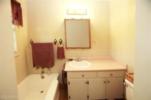 4735 E B, Plainwell, MI 49080 photo 11
