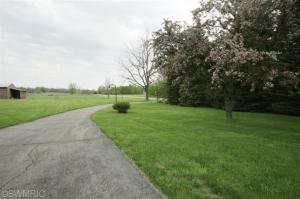 4735 E B, Plainwell, MI 49080 photo 22