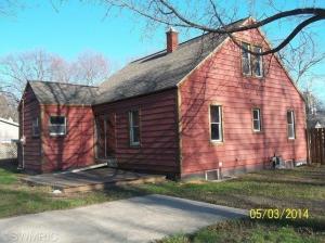 753 E Savidge St, Spring Lake, MI 49456 photo 2