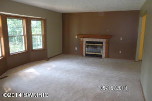 614 11th St, Plainwell, MI 49080 photo 5