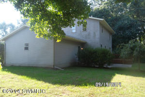 614 11th St, Plainwell, MI 49080 photo 2