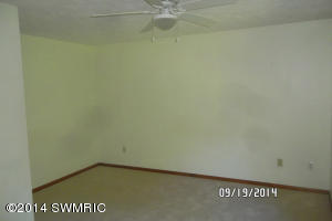 614 11th St, Plainwell, MI 49080 photo 7