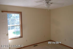 614 11th St, Plainwell, MI 49080 photo 8