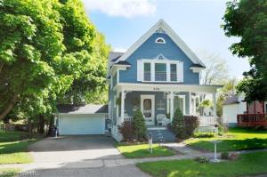 406 Union St, Plainwell, MI 49080 photo 2
