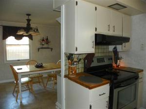 301 E Hoffman St, Three Rivers, MI 49093 photo 6