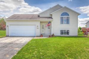 103 Pine Meadow Dr, Belding, MI 48809 photo 1