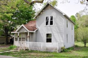 209 E Van Buren St, Gobles, MI 49055 photo 2
