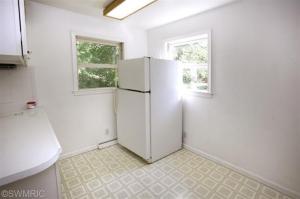 323 E Glenguile, Parchment, MI 49004 photo 7