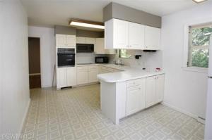 323 E Glenguile, Parchment, MI 49004 photo 8