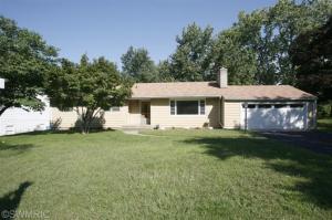 323 E Glenguile, Parchment, MI 49004 photo 2