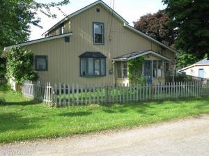 602 S Parker St, Crystal, MI 48818 photo 1