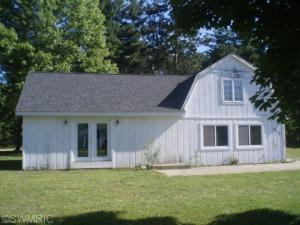 6776 Dennison Rd, Plainwell, MI 49080 photo 2