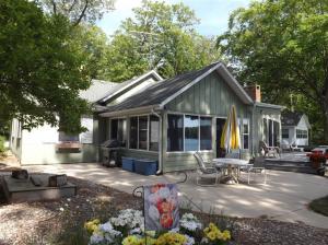 984 Lakewood Dr, Pullman, MI 49450 photo 1