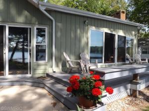 984 Lakewood Dr, Pullman, MI 49450 photo 4