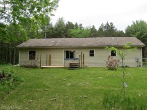3550 E Timberview Dr, Newaygo, MI 49337 photo 1