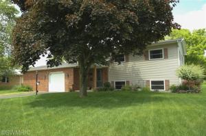 124 Harmony Ln, Springfield, MI 49037 photo 1