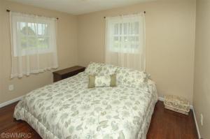 124 Harmony Ln, Springfield, MI 49037 photo 5