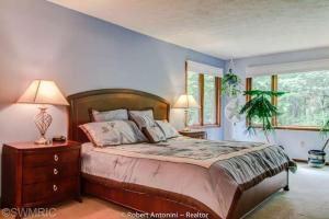 5408 Forest Bend Dr SE, Ada, MI 49301 photo 11