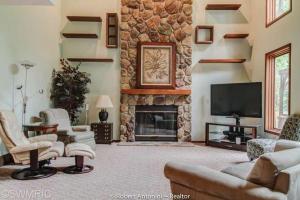 5408 Forest Bend Dr SE, Ada, MI 49301 photo 8