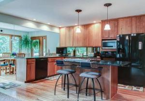 5408 Forest Bend Dr SE, Ada, MI 49301 photo 4