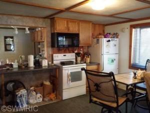 1047 Channel, Bitely, MI 49309 photo 4