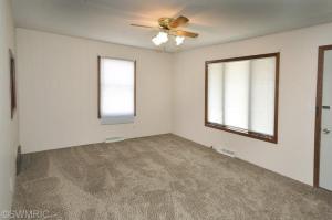 308 Meadow Dr, Augusta, MI 49012 photo 2
