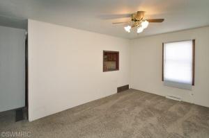 308 Meadow Dr, Augusta, MI 49012 photo 4