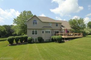 8616 E Gull Lake Dr, Augusta, MI 49012 photo 2