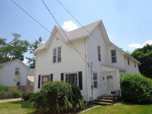 208 E Cass, Saint Johns, MI 48879 photo 5