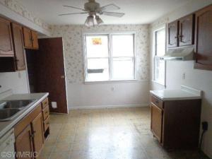 208 E Cass, Saint Johns, MI 48879 photo 8