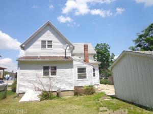 208 E Cass, Saint Johns, MI 48879 photo 4