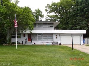 211 Pinecrest Rd, Whitehall, MI 49461 photo 1