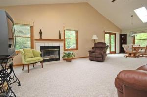 69 109th Ave, Plainwell, MI 49080 photo 2