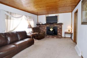 15670 M-89, Augusta, MI 49012 photo 3