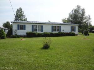 26285 Beeson St, Cassopolis, MI 49031 photo 2