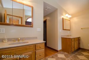 4635 E River Rd, Buchanan, MI 49107 photo 11
