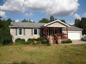 4899 W Jack Pine Dr, Grant, MI 49327 photo 1