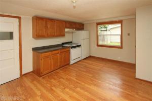 178 Wellworth Ave, Springfield, MI 49037 photo 2