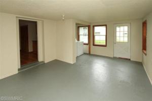 178 Wellworth Ave, Springfield, MI 49037 photo 11