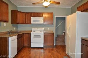 709 S Bridge St, Belding, MI 48809 photo 7