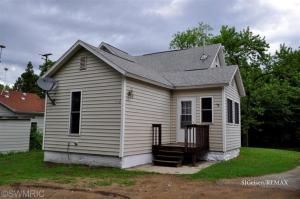 709 S Bridge St, Belding, MI 48809 photo 18