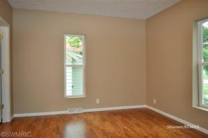 709 S Bridge St, Belding, MI 48809 photo 4