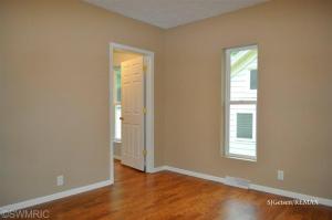709 S Bridge St, Belding, MI 48809 photo 5